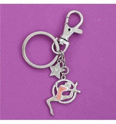 porte-clefs gymnaste et cerceau rose