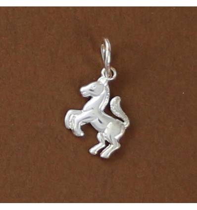 pendentif cheval cabré