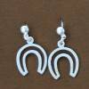 boucles d'oreilles fer cheval stylisé pendantes