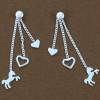 boucles d'oreilles petits chevaux et coeurs -chainettes pendantes