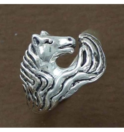 bague tête de cheval avec crinière