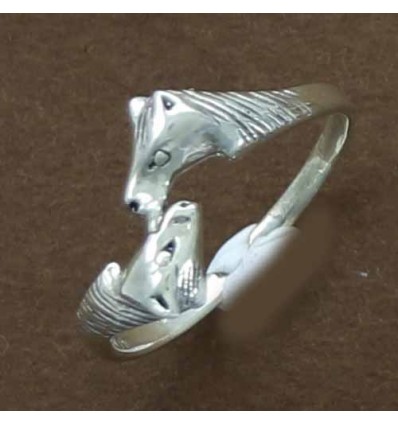 TWO HORSES HEAD RING