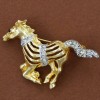 broche cheval au galop stylisée