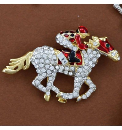 broche jockey en strass